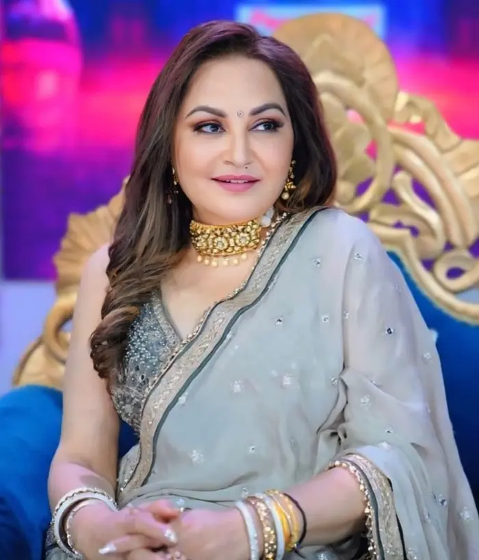 Jaya Prada Ji Chief Guest at The Grand Achievers Award 2026 sit on chair 